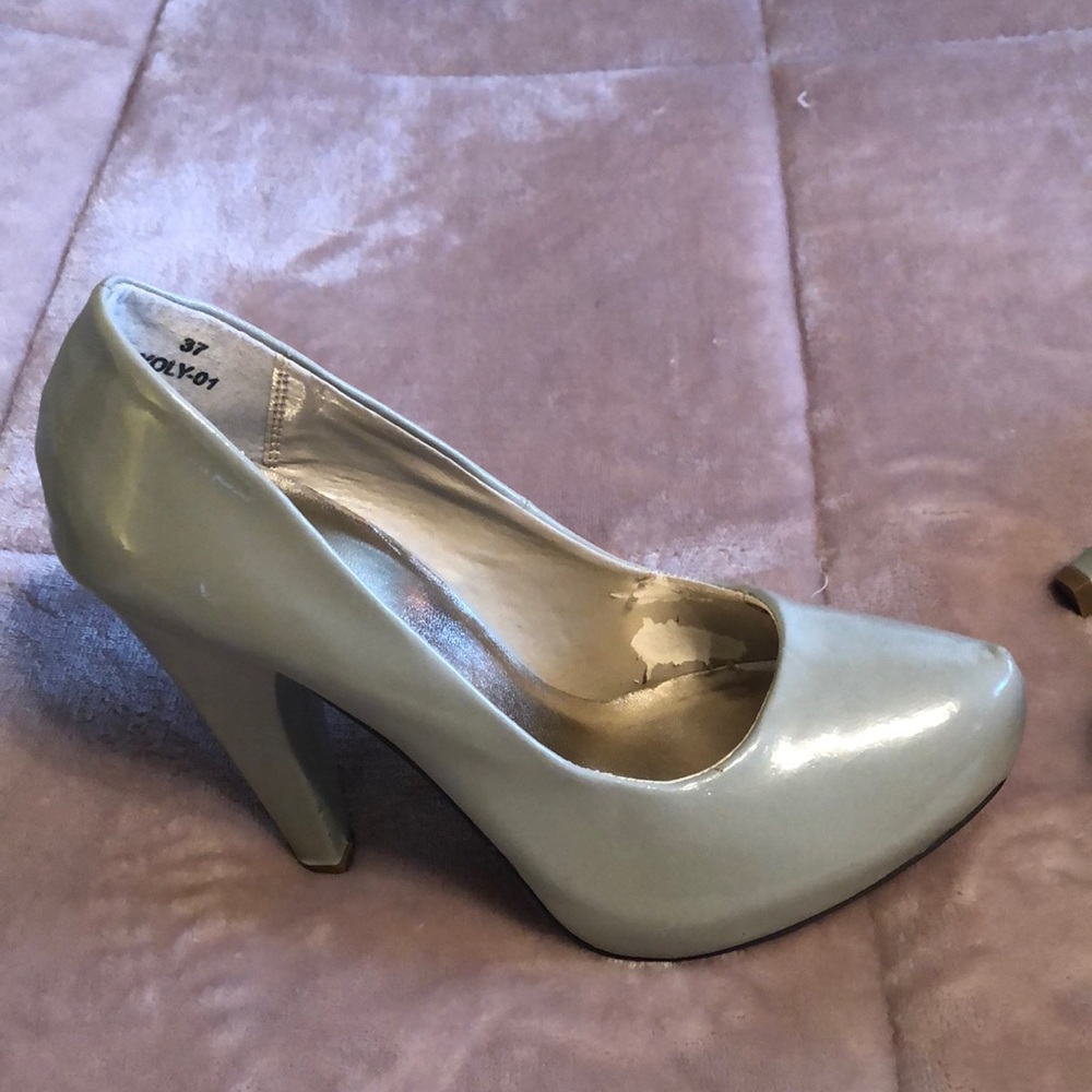 Neutral Heels - Picture 3 of 4